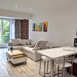 Joli F2 Saint Endreol Hameau Palayson , La Motte France